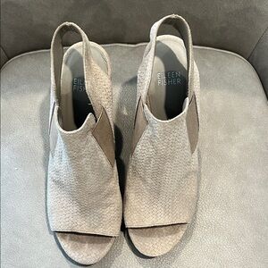 Eileen Fisher Women's Tan Peep-Toe Mules